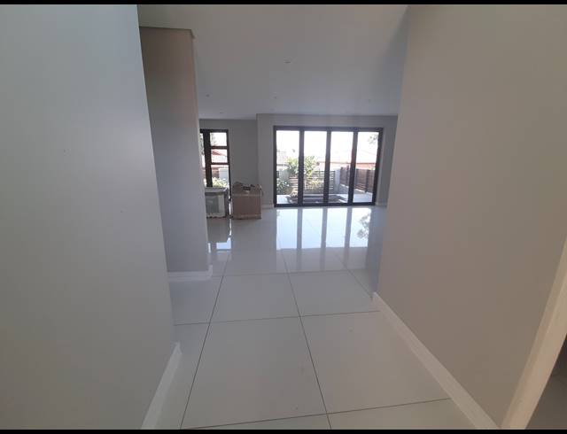 4 BEDROOM TOWNHOUSE TO LET IN IZINGA ESTATE